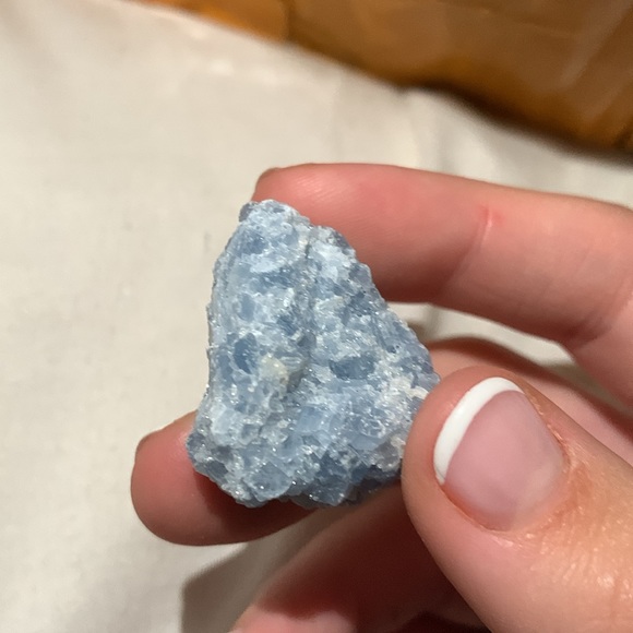 A mystery bag full of about 12-16 rocks/crystals. - Picture 5 of 8